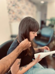 Kopfhautbehandlung mit Massage